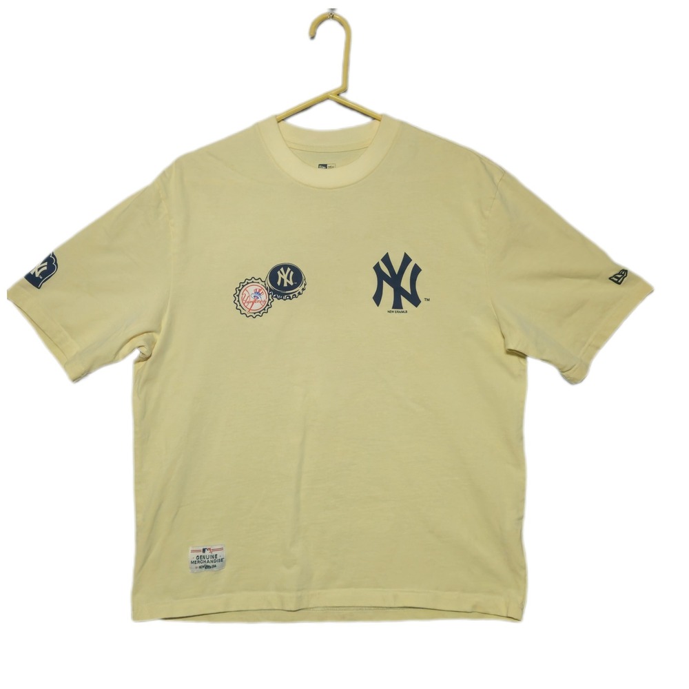 New Era New York Yankees T Shirt Mens Medium Yellow MLB Graphic Tee Short Sleeve